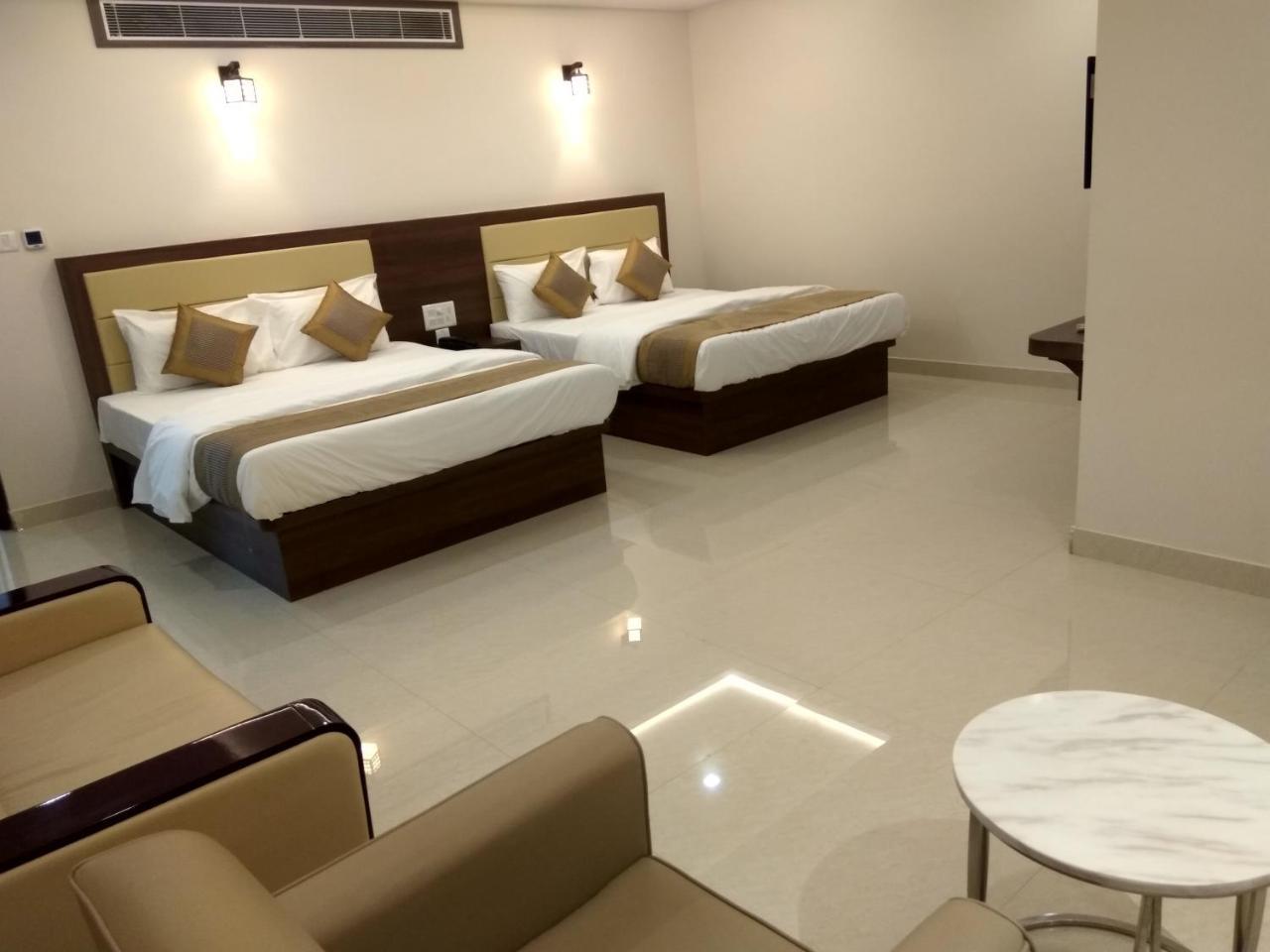 Hotel Ambika International Byndoor Bainduru Экстерьер фото
