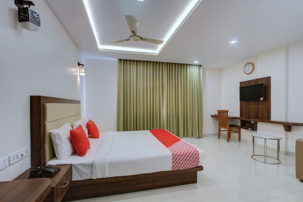 Hotel Ambika International Byndoor Bainduru Экстерьер фото