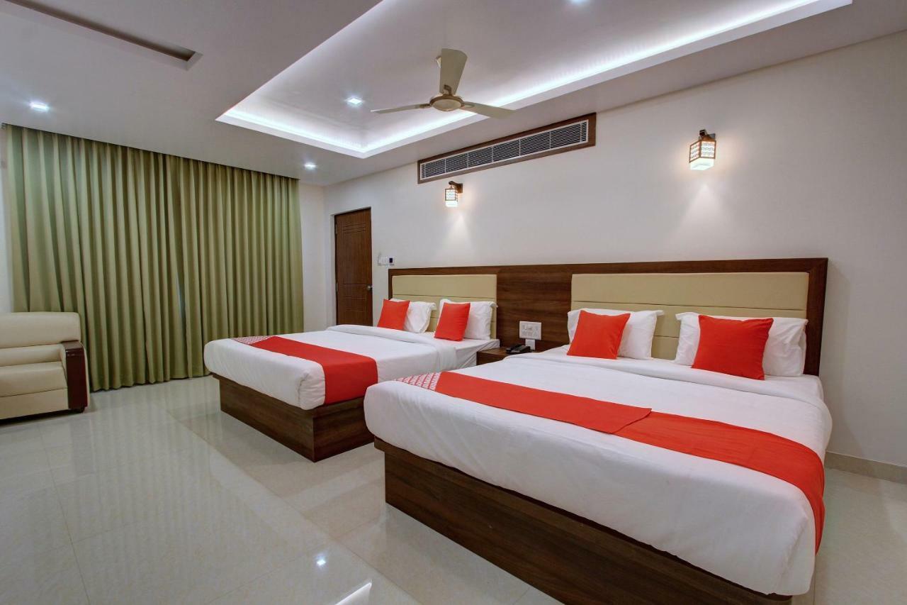 Hotel Ambika International Byndoor Bainduru Экстерьер фото